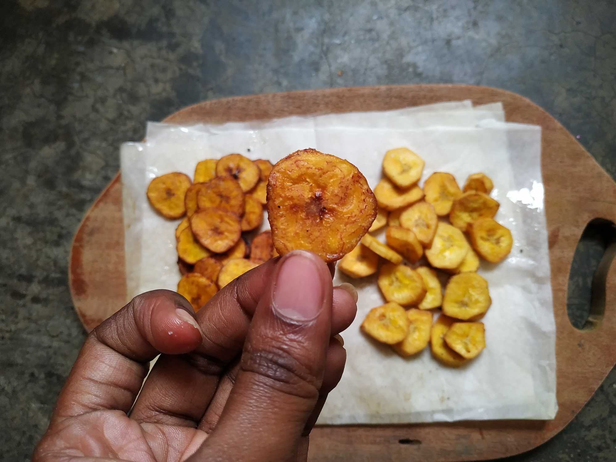 Giant Plantains Vs. Tiny Bananas: The Truth Revealed - ogsbq9i