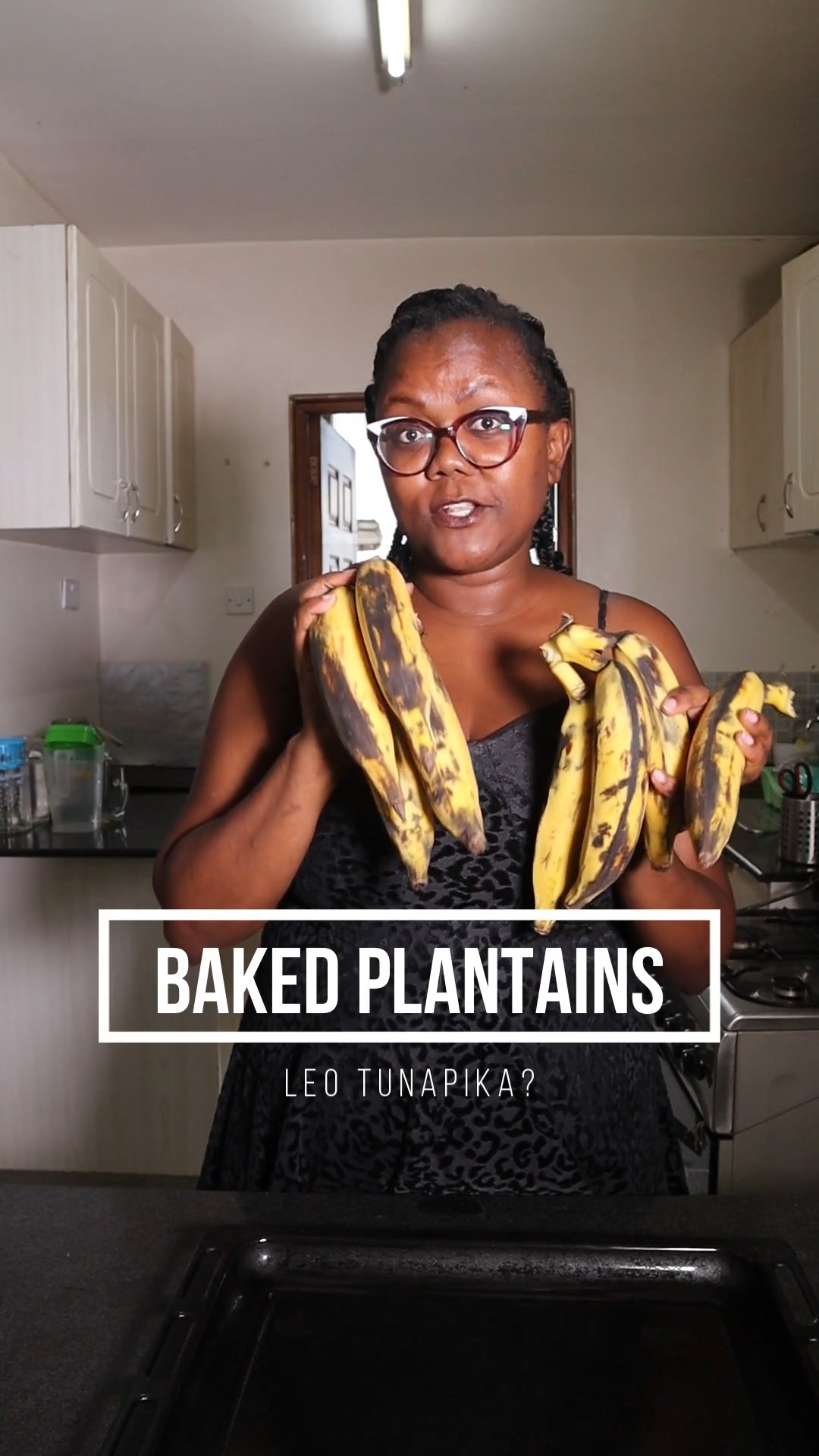 Ever tried baking plantain? 
It's my fave way to prepare a big batch.

All you need is oil, spices, salt and pepper.
The baking time is dependent on how thick or thin you slice the plantain.